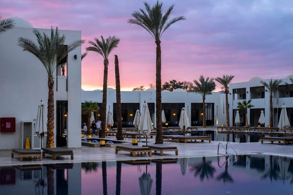 Four Seasons vs Ritz-Carlton: Which Delivers Better Luxury?